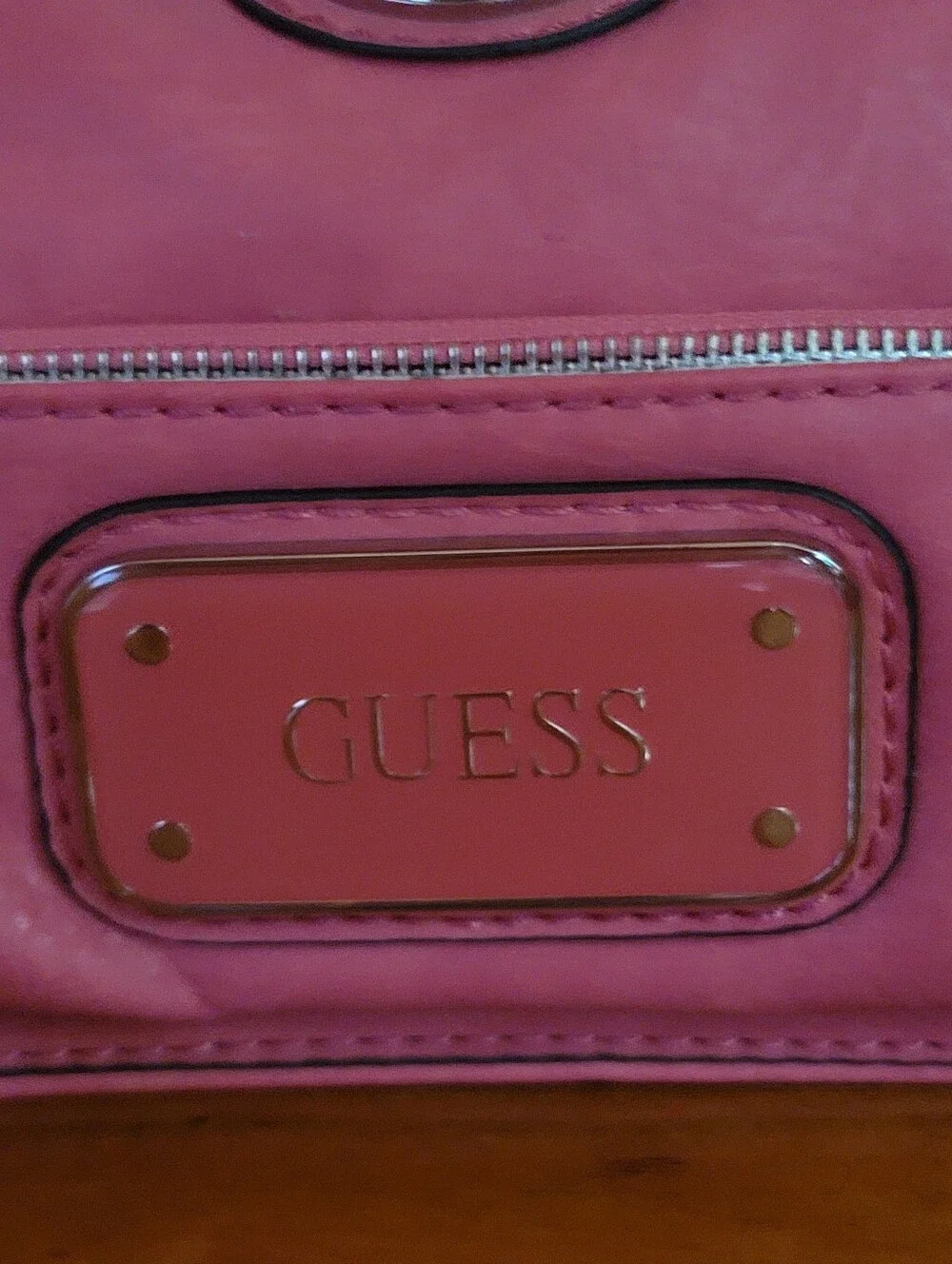 Guess clutch